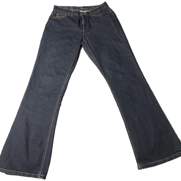 Women’s Reitmans Boot Leg Mid Rise Jean size 9 - Picture 1 of 5